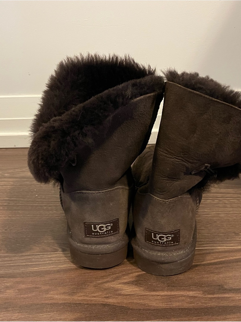 UGG Bailey Button Short Boots Chocolate Brown | Womens US 6 | Good Condition